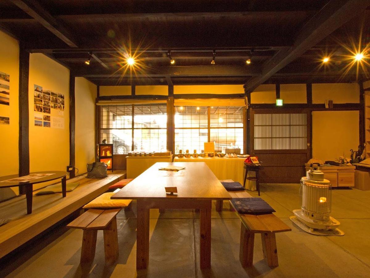 Hostel & Tatami Bar Uchikobare -内子晴れ- Exterior photo