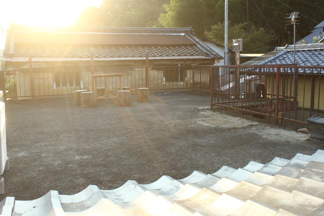 Hostel & Tatami Bar Uchikobare -内子晴れ- Exterior photo